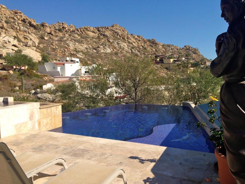 Home with car garage and swimming pool